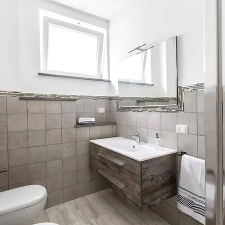 Sorrentovibes - New & Stylish Two Bedroom With Balconies Apartment Sorrento