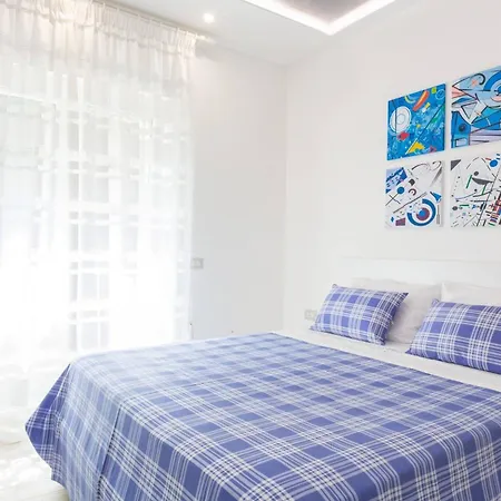 Sorrentovibes - New & Stylish Two Bedroom With Balconies Apartment