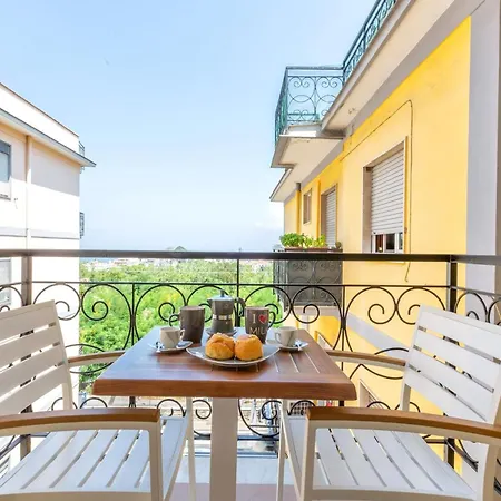 Sorrentovibes - New & Stylish Two Bedroom With Balconies Apartment *