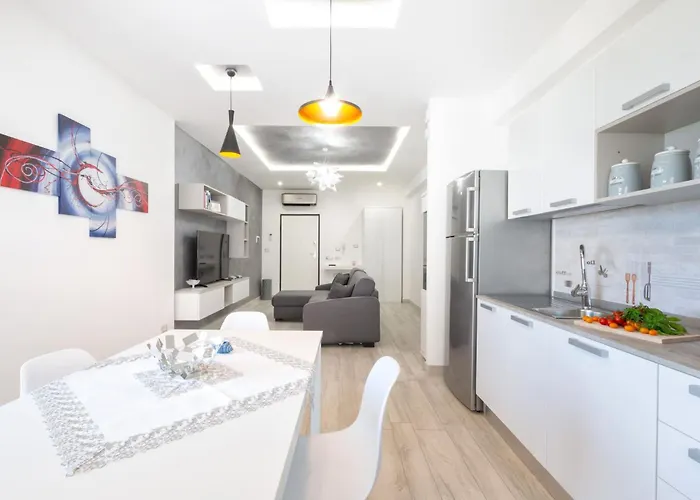 شقة Sorrentovibes - New & Stylish Two Bedroom With Balconies